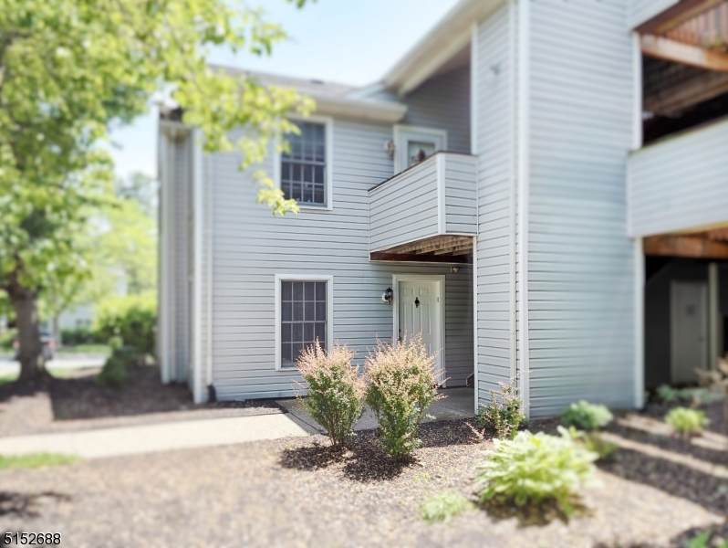 1 Stonyridge Dr - Photo 1