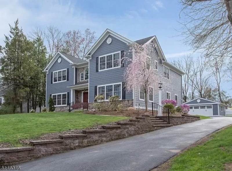 19 Crest Dr - Photo 1