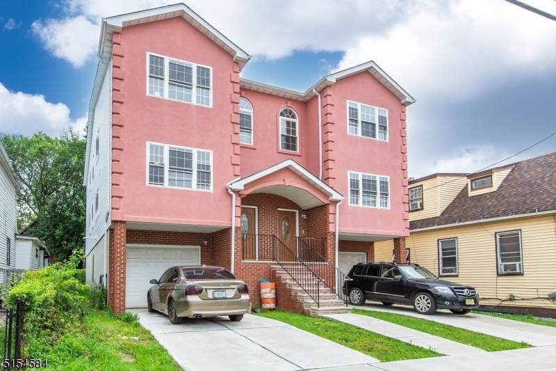 1023 Olive St - Photo 1