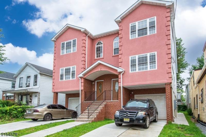 1023 Olive St - Photo 1