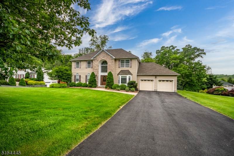 19 Lisa Dr - Photo 1