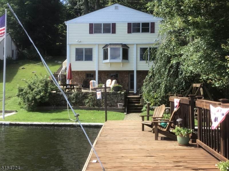 304 Lakeside Ave - Photo 1