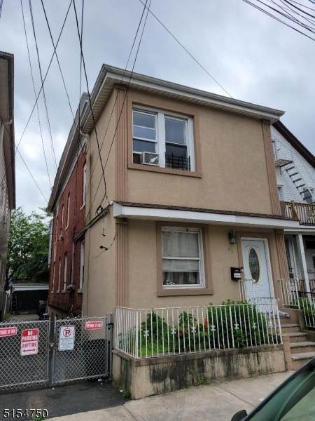 41 Quincy St - Photo 1