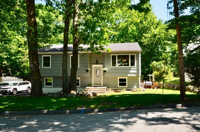 81 Elba Ave - Photo 1