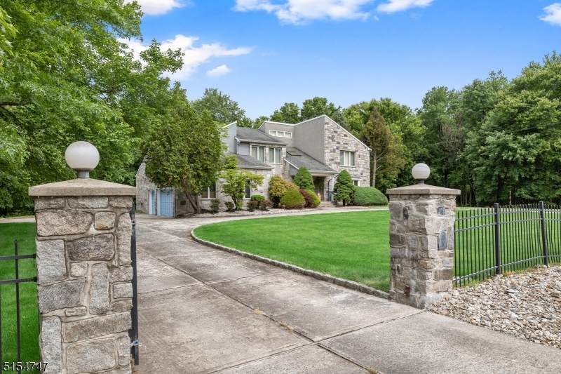 586 Elizabeth Ave - Photo 1