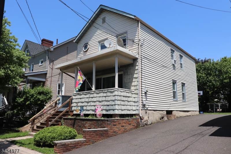 623 W Grand Ave - Photo 1