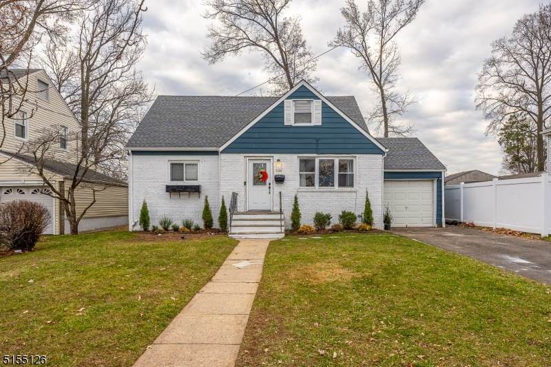 1126 Edgewood Rd - Photo 1
