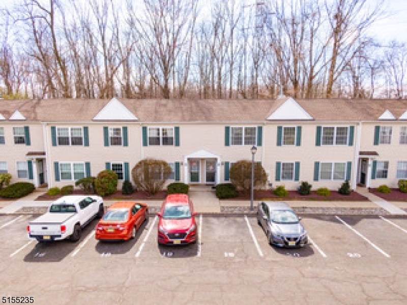 20 Hanover Square - Photo 1