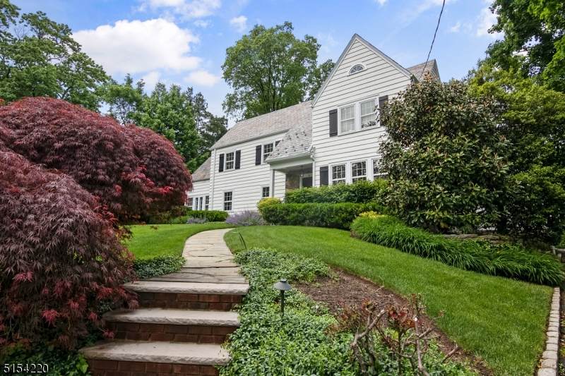 56 Twin Oak Rd - Photo 1