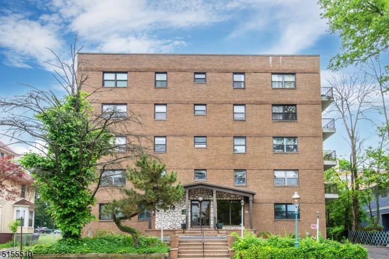 18 Prospect St - Photo 1