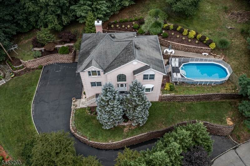 35 Beacon Hill - Photo 1
