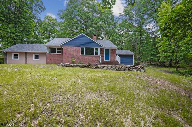 28 Tamarack Rd - Photo 1