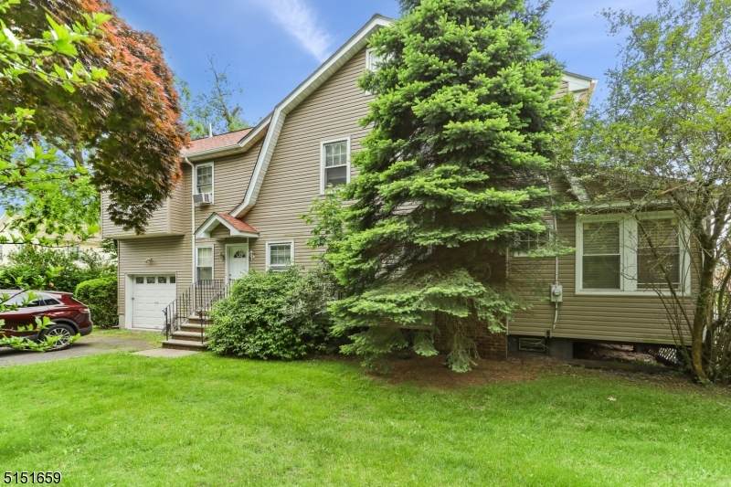 632 Thomas St - Photo 1