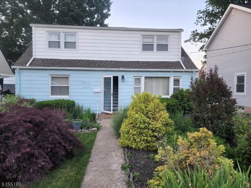 27 Hudson Pl - Photo 1