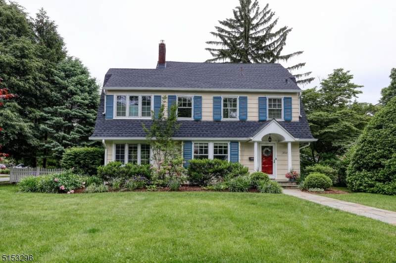 352 Fairway Rd - Photo 1