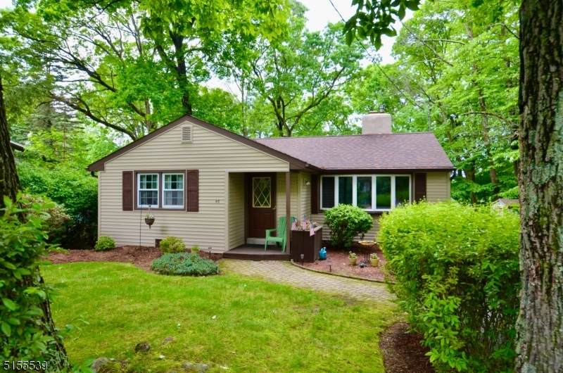 45 Woodlawn Ter - Photo 1
