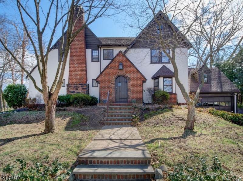 10 Coleman Ave - Photo 1