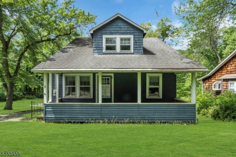 6 Western Blvd - Photo 1