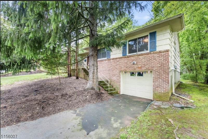 25 Pleasant Valley Way - Photo 1