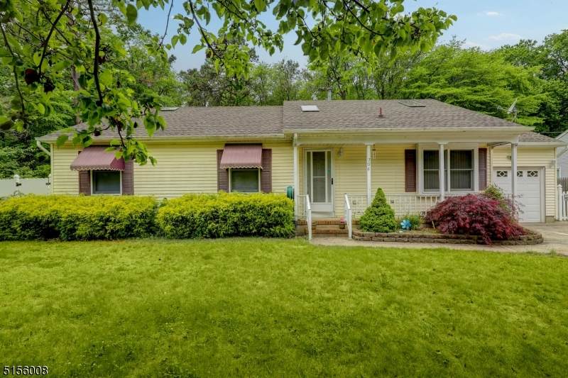 706 Coolidge Ave - Photo 1