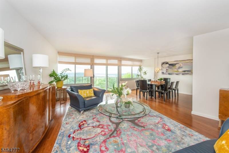 1 Claridge Dr - Photo 1