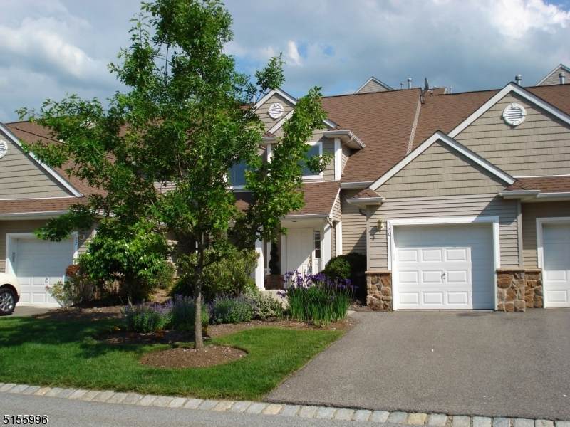 20 Bourne Circle - Photo 1