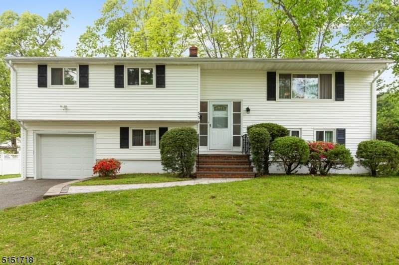 53 Glendale Ave - Photo 1