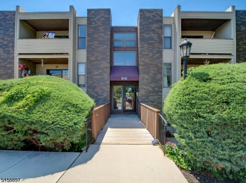 841 Main Unit J - Photo 1