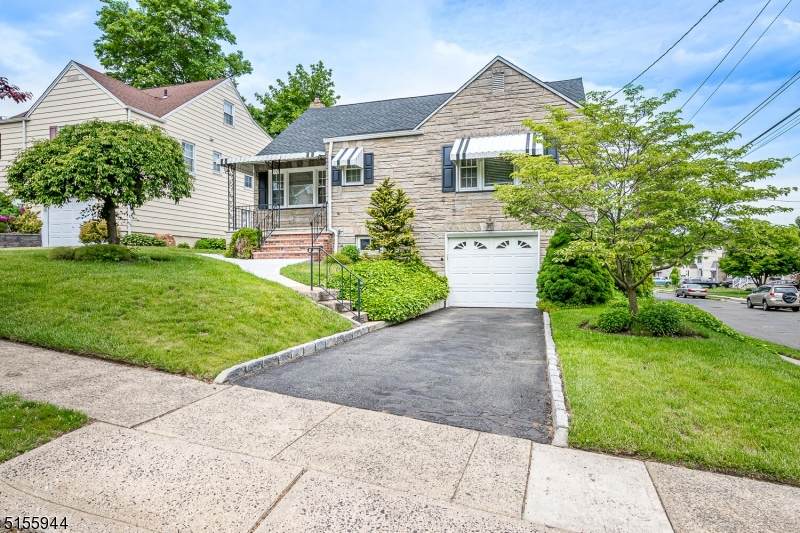 466 Homestead Pl - Photo 1