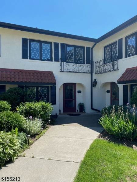 10 Dorado Dr - Photo 1