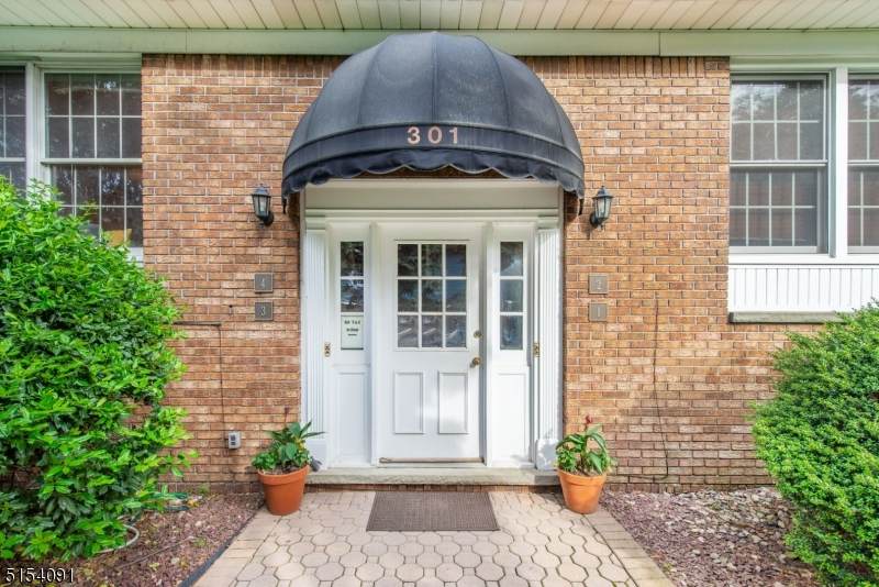 301 Claremont Ave - Photo 1