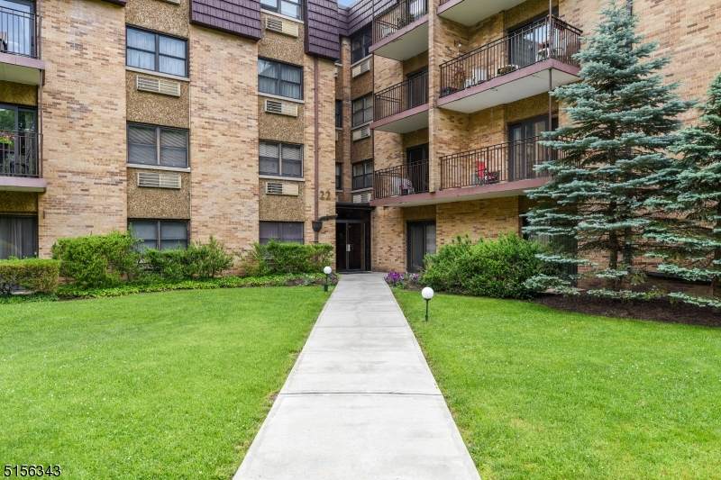 22 Riverside Dr - Photo 1
