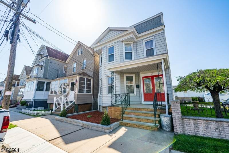 285 Highland Ave - Photo 1