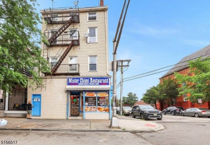 421 Main St - Photo 1