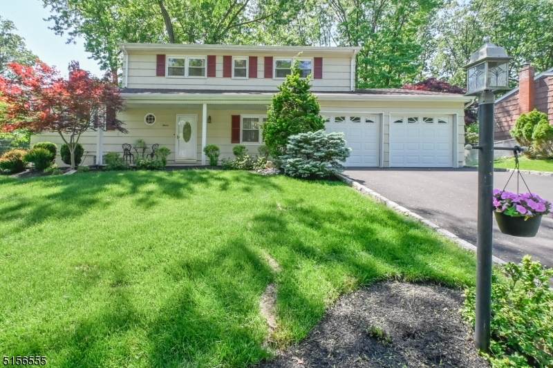 11 Jonathan Dr - Photo 1