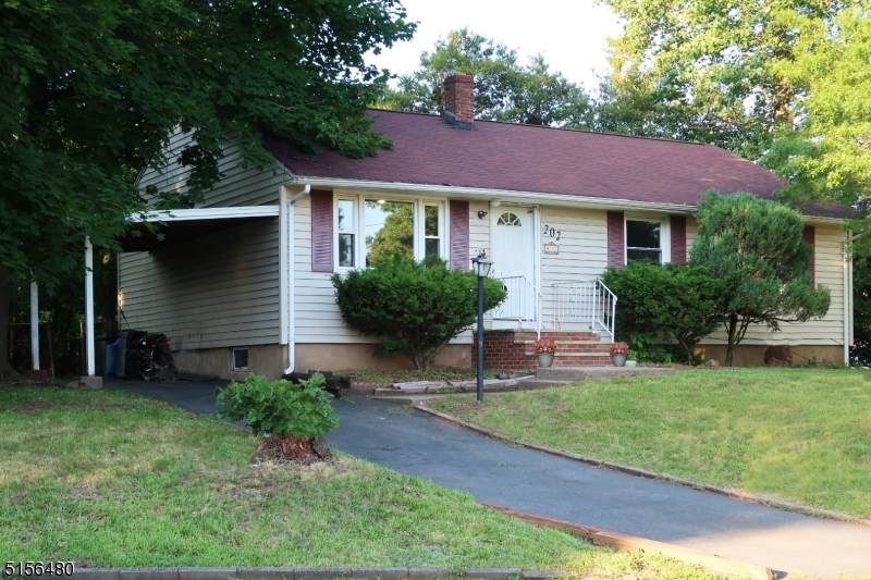 202 Willow Ave - Photo 1