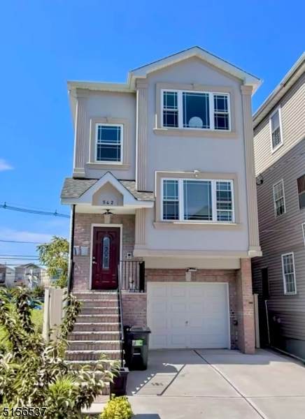 542 S Park St - Photo 1