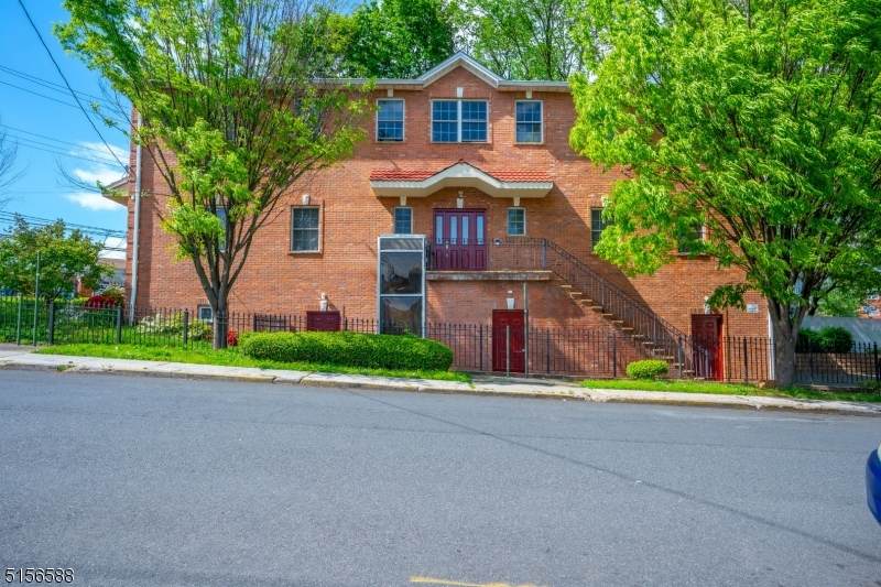 1191 Liberty Ave - Photo 1