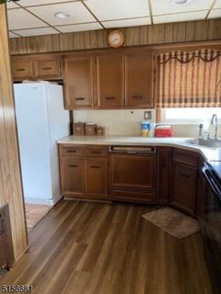 156 Lee St - Photo 1