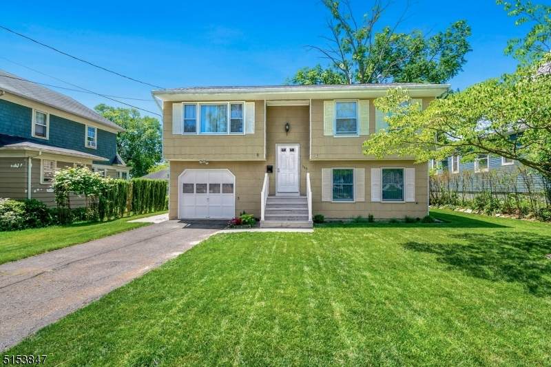 363 Newton St - Photo 1