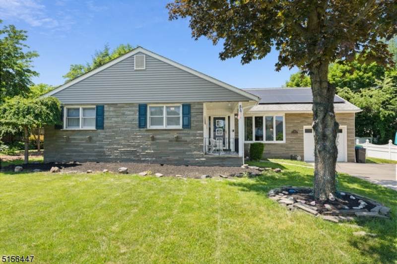 516 E Frech Ave - Photo 1