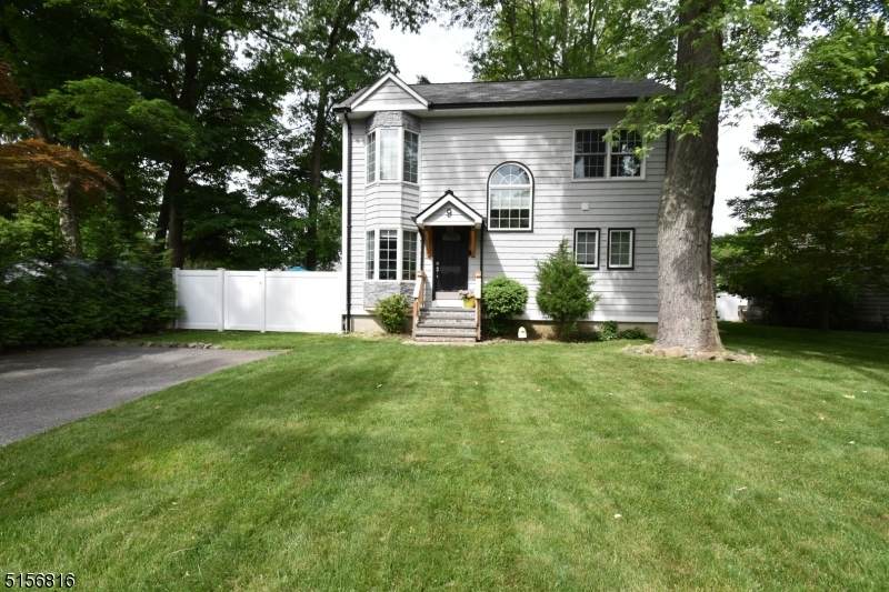 9 Hazel St - Photo 1