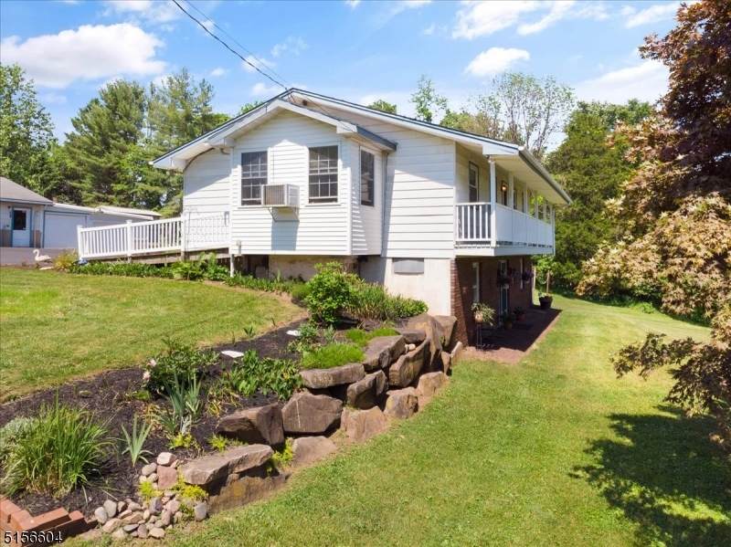 488 Woolf Rd - Photo 1