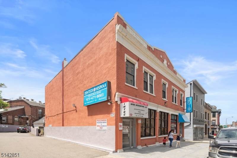 147 Prospect St - Photo 1