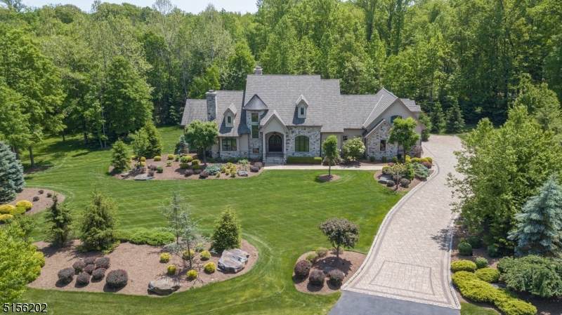 18 Whispering Woods Ln - Photo 1