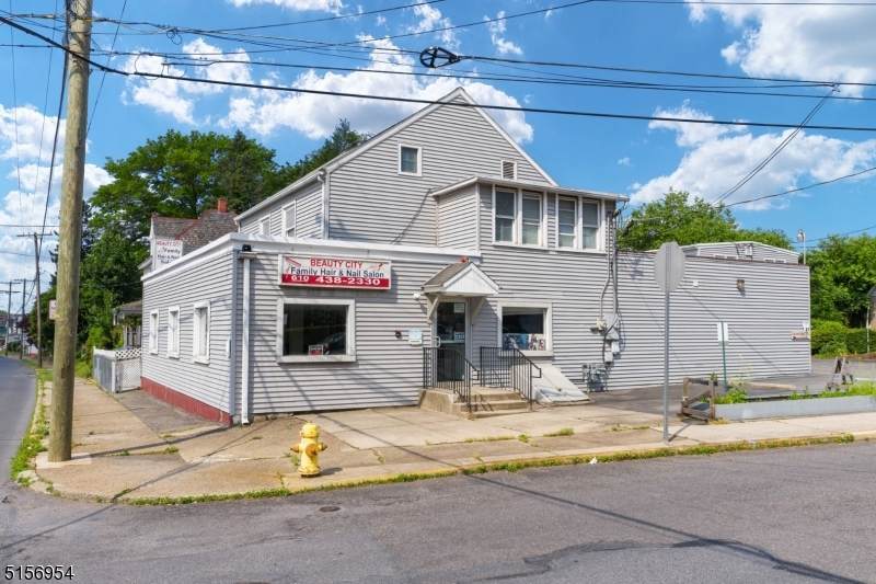 2447 Freemansburg - Photo 1