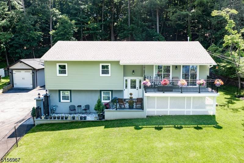 104 Summit Ave - Photo 1