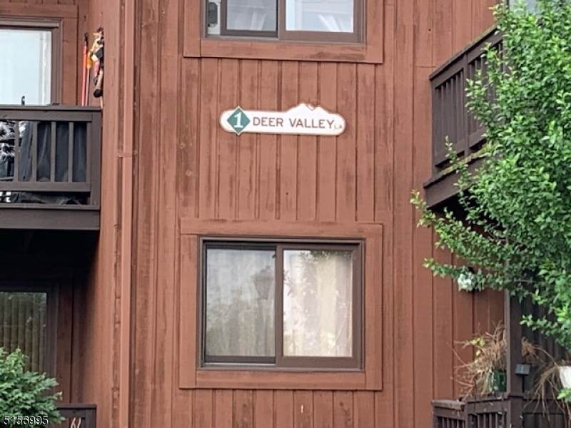 1 Deer Valley Ln - Photo 1