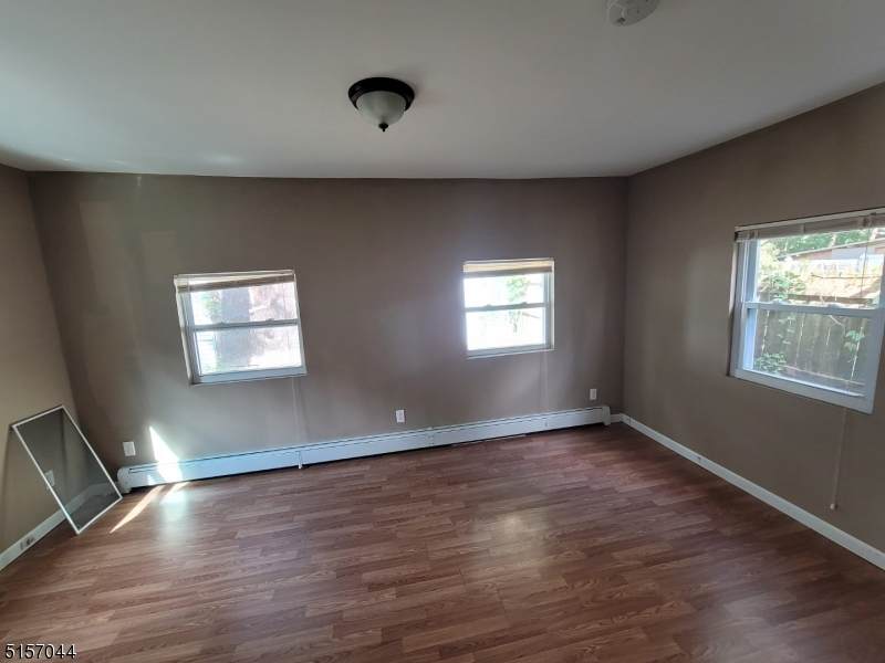 7 Center St - Photo 1