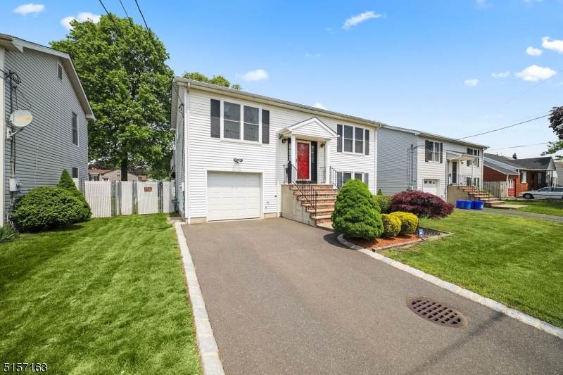 506 Fairview Ave - Photo 1